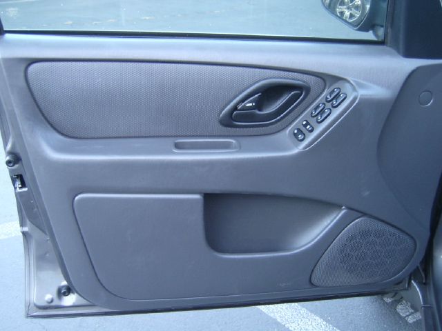 Ford Escape 2006 photo 4