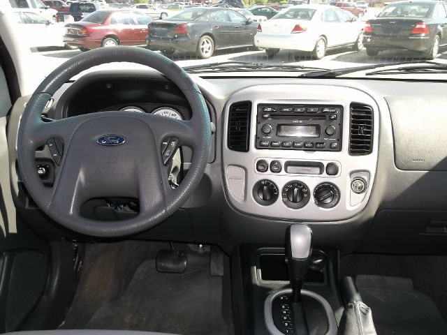 Ford Escape 2006 photo 1