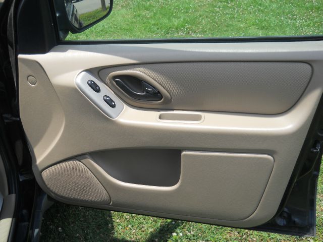 Ford Escape 2006 photo 15