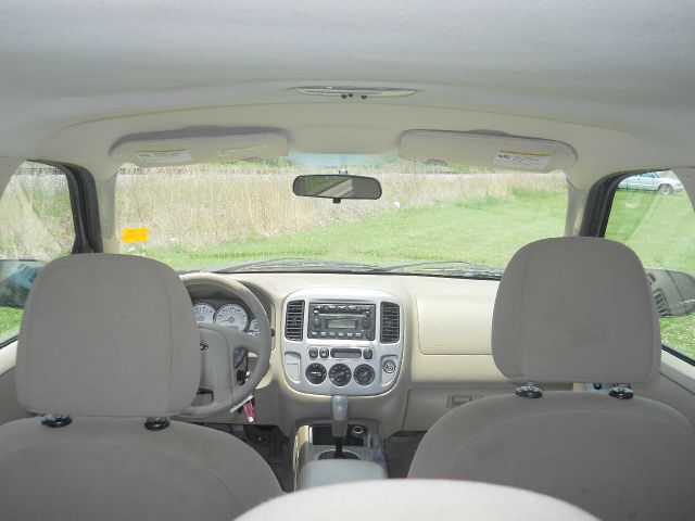 Ford Escape 2006 photo 2