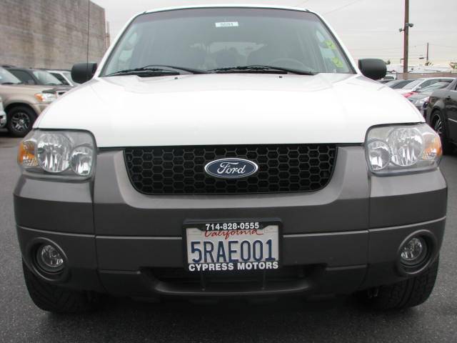 Ford Escape 2006 photo 2