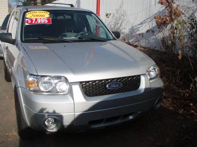 Ford Escape ESi Sport Utility