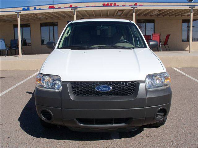 Ford Escape 2006 photo 2