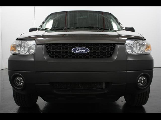 Ford Escape 2006 photo 2