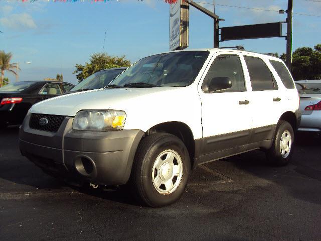 Ford Escape 2006 photo 2