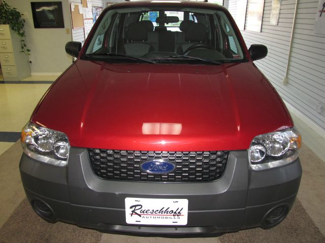 Ford Escape 2006 photo 2