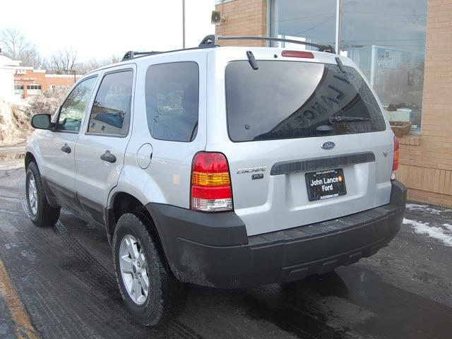 Ford Escape 2006 photo 2