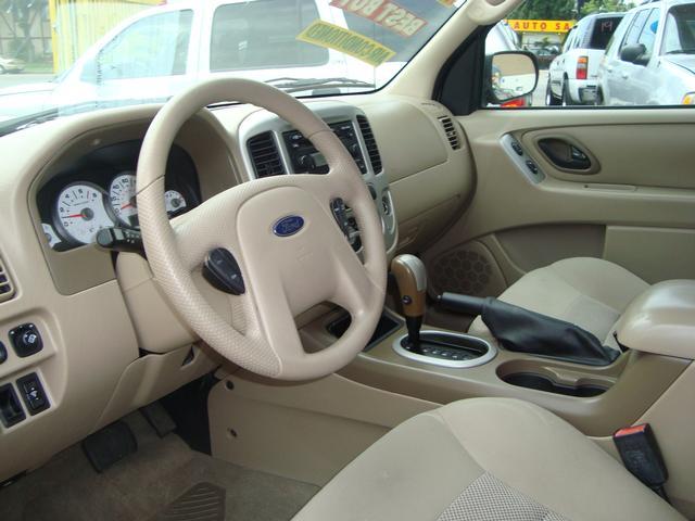 Ford Escape 2006 photo 2