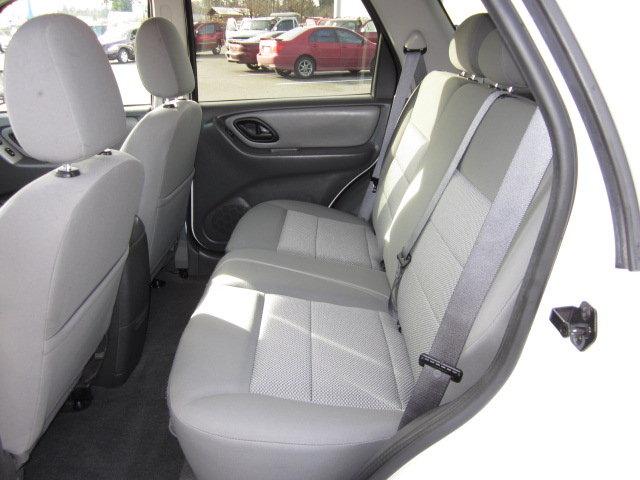 Ford Escape 2006 photo 2