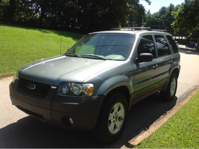 Ford Escape 2006 photo 2