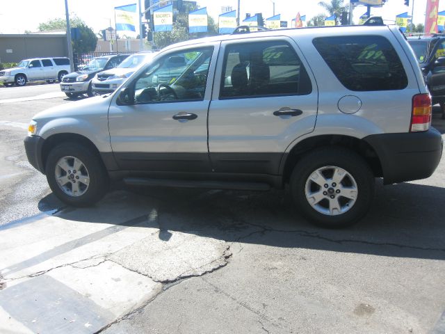 Ford Escape 2006 photo 2