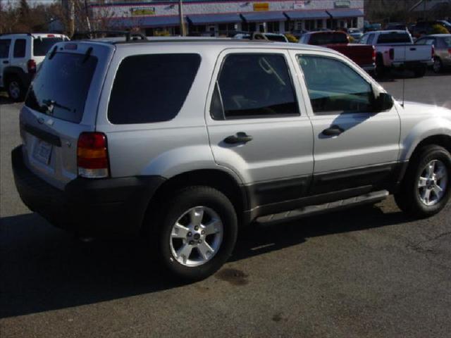 Ford Escape 2006 photo 2