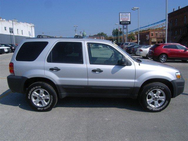 Ford Escape 2006 photo 2