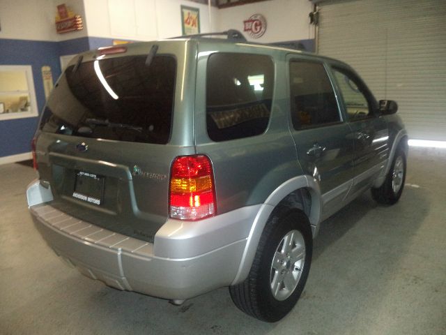 Ford Escape 2006 photo 1