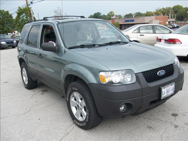 Ford Escape ESi Sport Utility