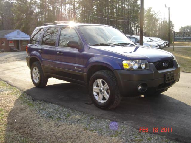 Ford Escape 2006 photo 1