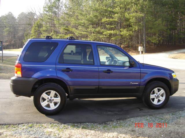 Ford Escape 2006 photo 2