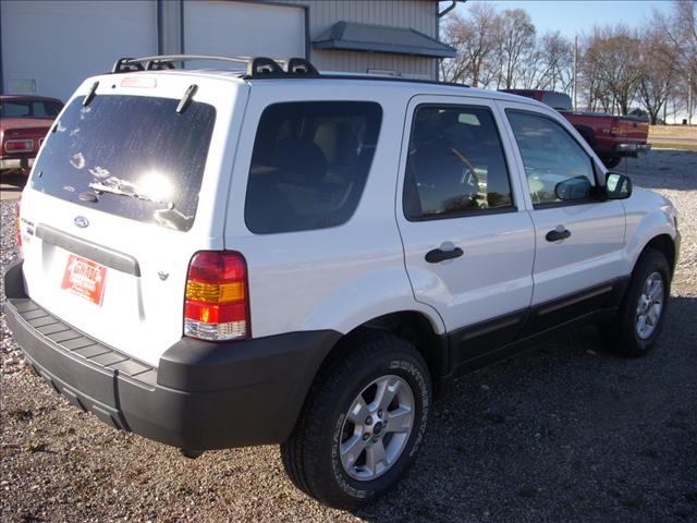 Ford Escape 2006 photo 2