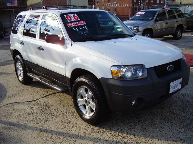 Ford Escape ESi Sport Utility