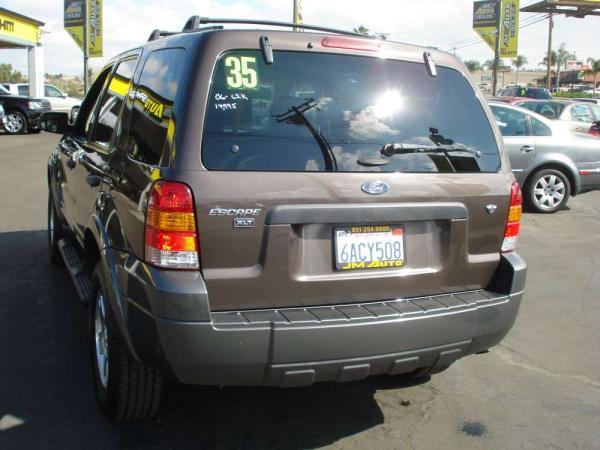 Ford Escape 2006 photo 2