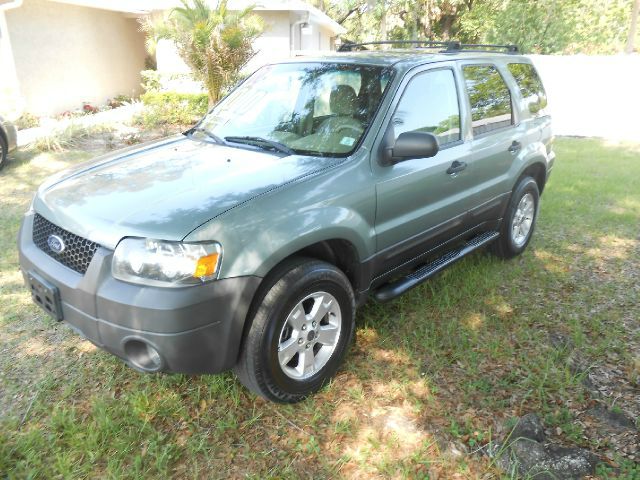 Ford Escape 2006 photo 2