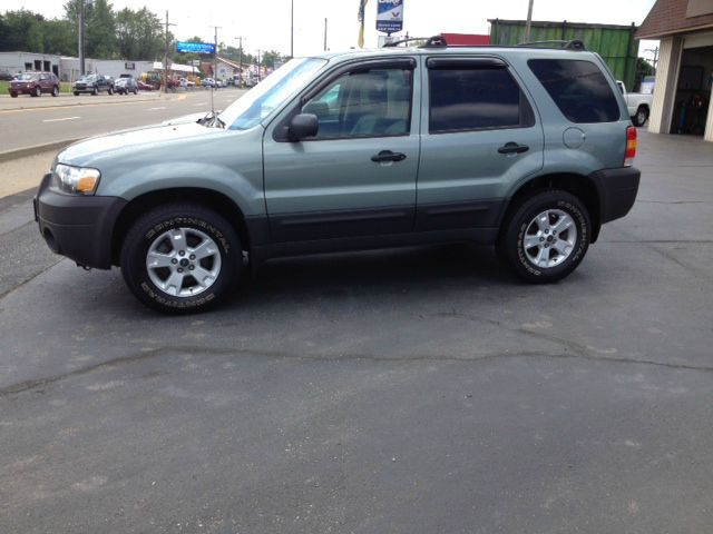 Ford Escape 2006 photo 2