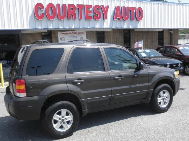 Ford Escape 2006 photo 1