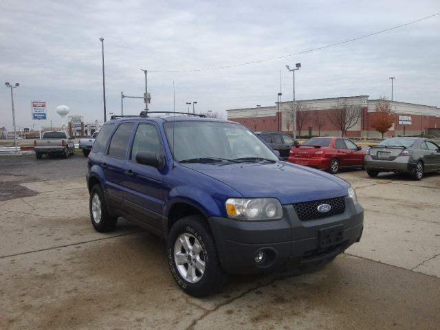 Ford Escape 2006 photo 2