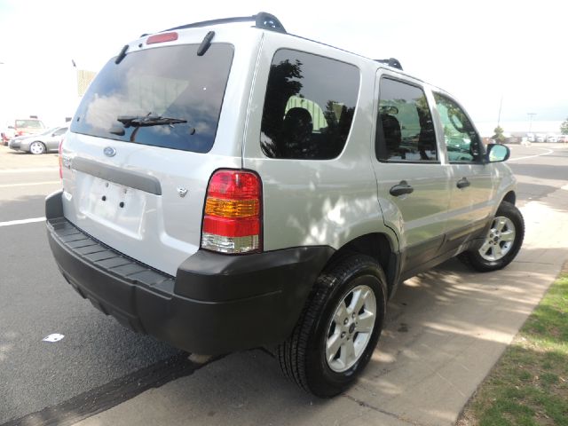 Ford Escape 2007 photo 2