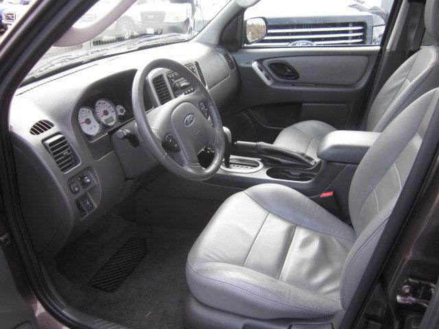 Ford Escape 2007 photo 2