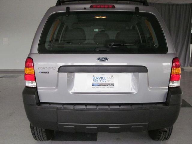 Ford Escape 2007 photo 2