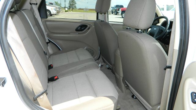 Ford Escape 2007 photo 11