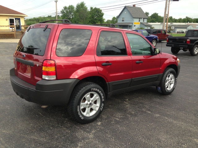 Ford Escape 15 SUV