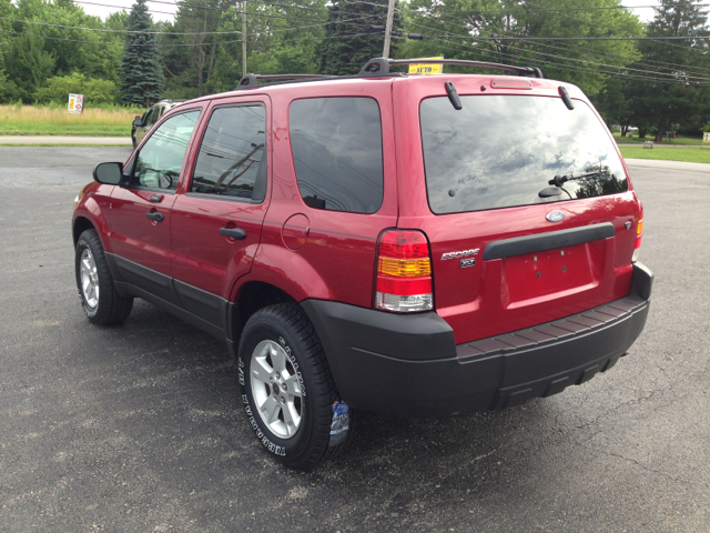 Ford Escape 2007 photo 2