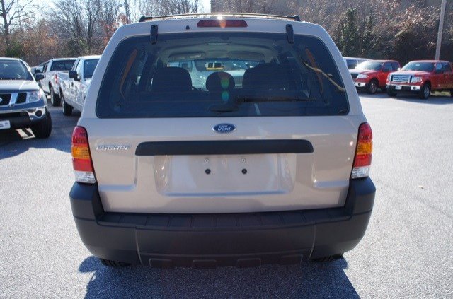 Ford Escape 2007 photo 2