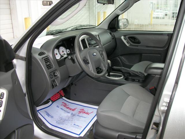 Ford Escape 2007 photo 2