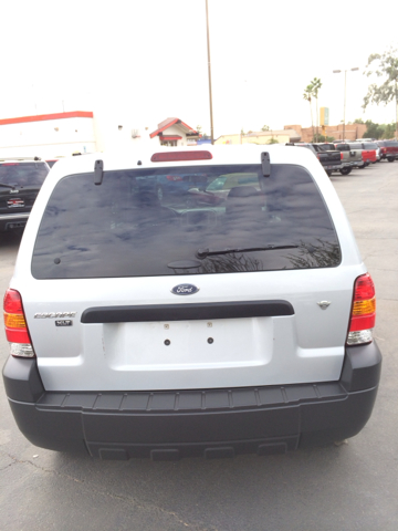 Ford Escape 2007 photo 2