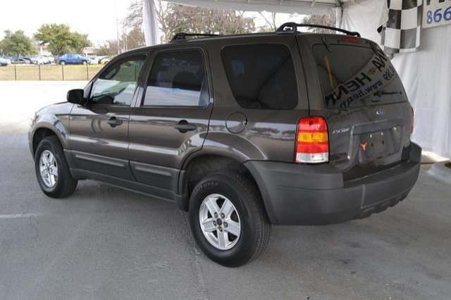 Ford Escape 2007 photo 2