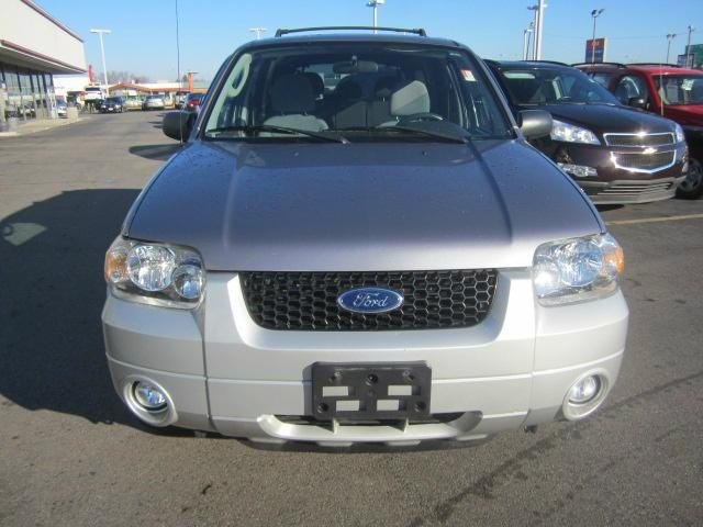 Ford Escape 2007 photo 2