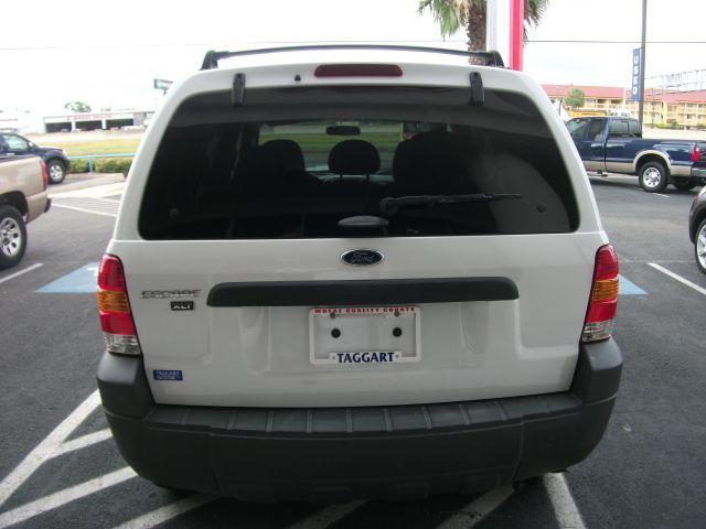 Ford Escape 2007 photo 2