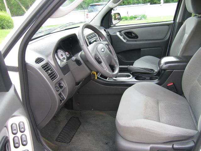 Ford Escape 2007 photo 2