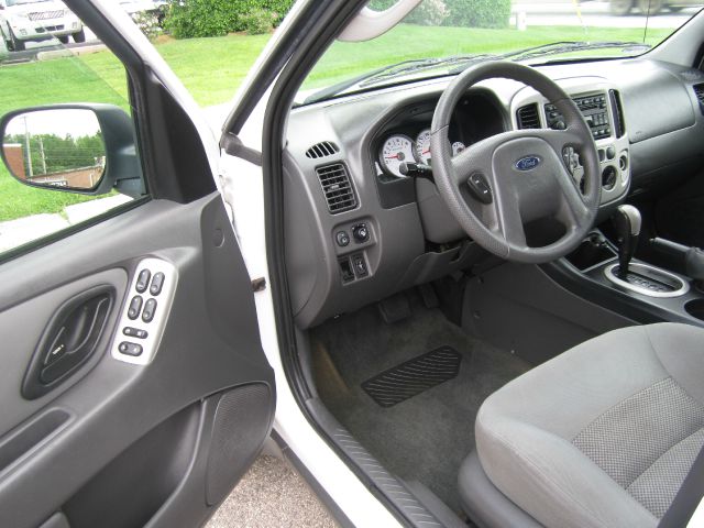 Ford Escape 2007 photo 24