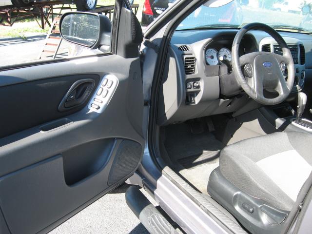 Ford Escape 2007 photo 2