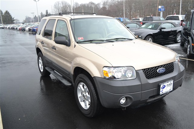 Ford Escape 2007 photo 2