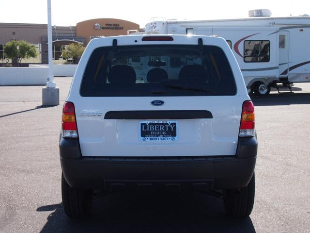 Ford Escape 2007 photo 3