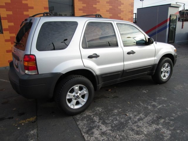 Ford Escape 2007 photo 2