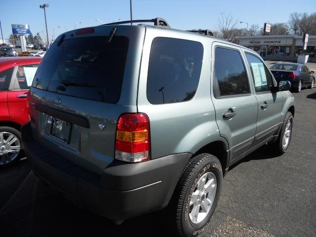 Ford Escape 2007 photo 2