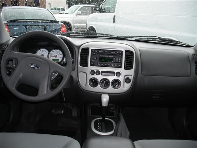 Ford Escape 2007 photo 2