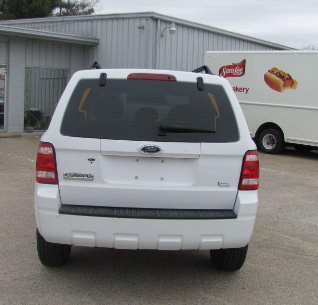 Ford Escape 2008 photo 2