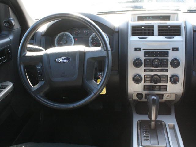 Ford Escape 2008 photo 2